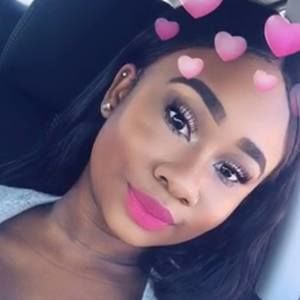 Meet your Posher, Lena